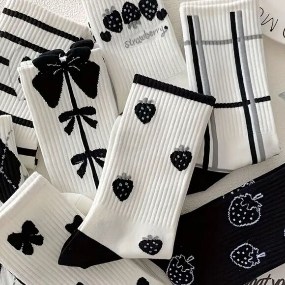 Black and White Patterned Socks Set of 5 - Picture 1 of 5